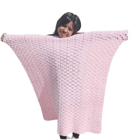 Hand Crafted handmade crochet shell stitch pink blanket gender reveal Vintage - Picture 3 of 17